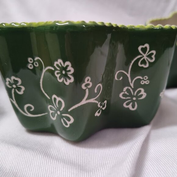 temp-tations® 'Floral Lace' Green Shamrock Clover 8oz set of 2 Ramekins - Picture 2 of 6